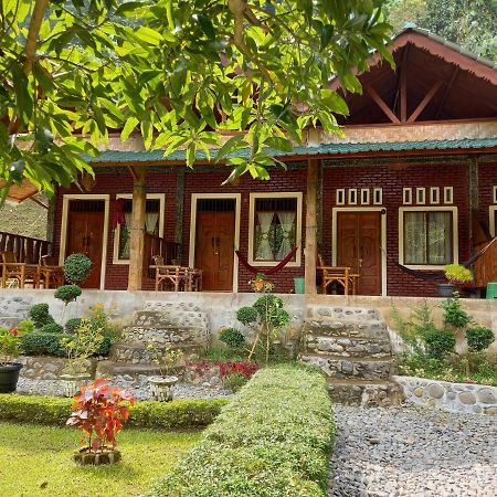 Sahnan Guest House Bukit Lawang Luaran gambar