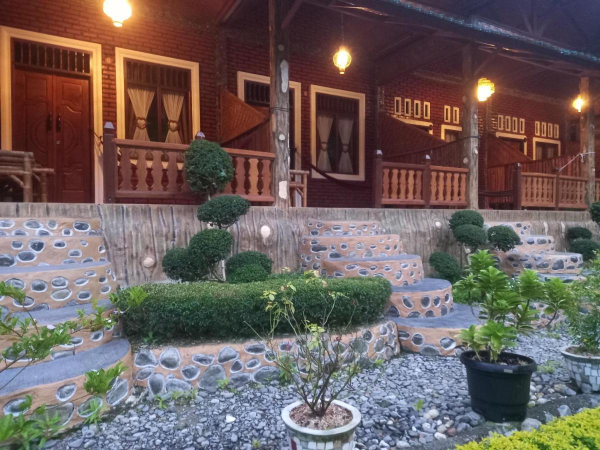 Sahnan Guest House Bukit Lawang Luaran gambar